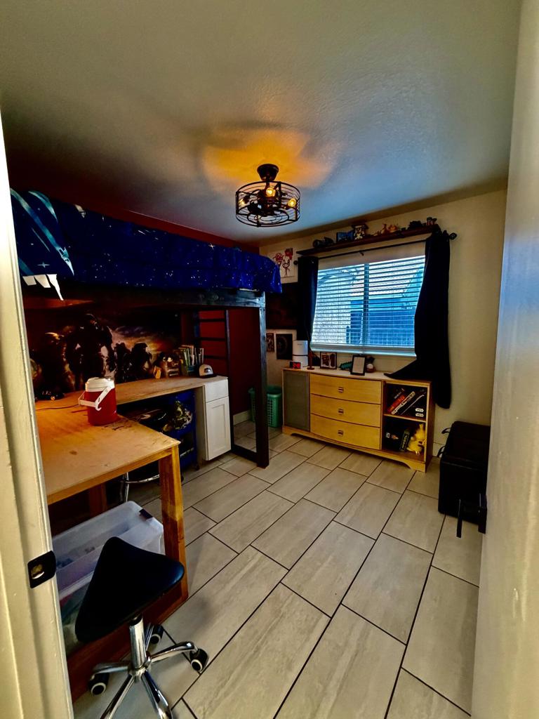 80940 Granby Avenue S Property Photo 12
