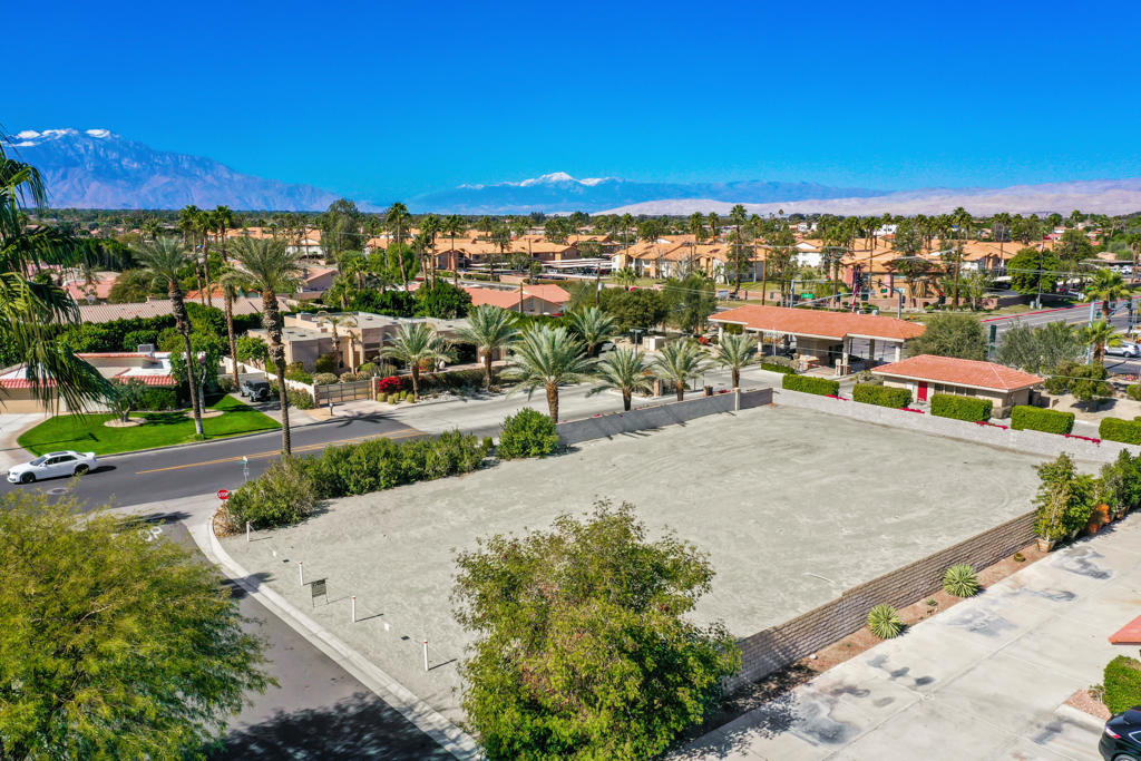 79030 Bermuda Dunes Drive Property Photo 3