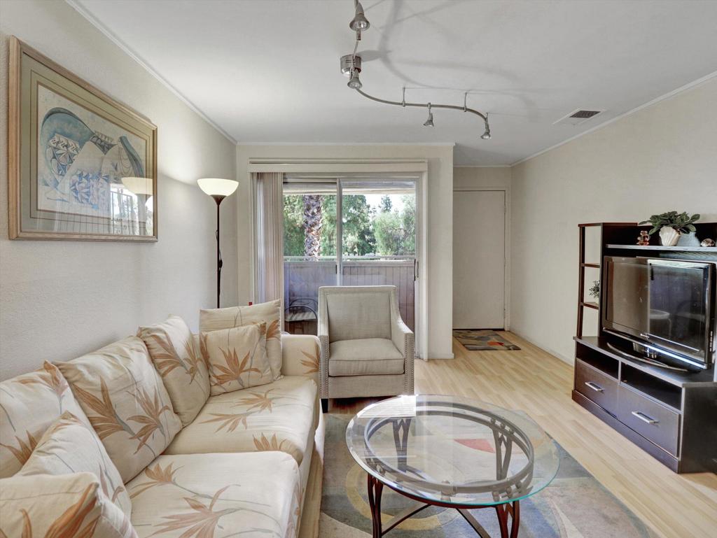 2860 N Los Felices Road 206 Property Photo 7