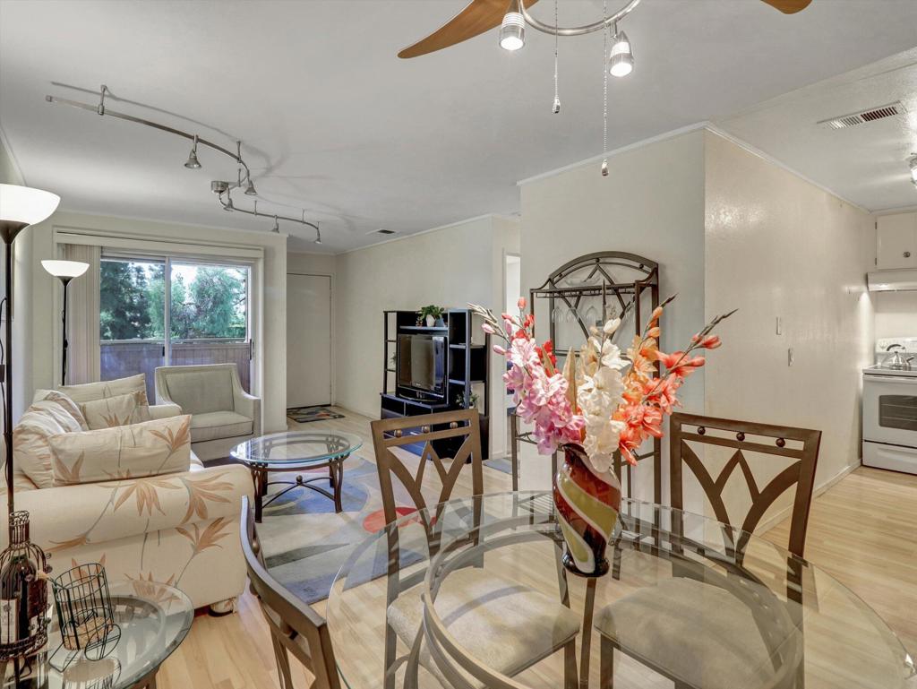 2860 N Los Felices Road 206 Property Photo 13
