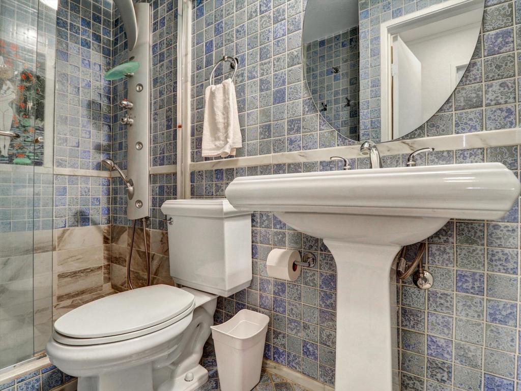 2860 N Los Felices Road 206 Property Photo 19
