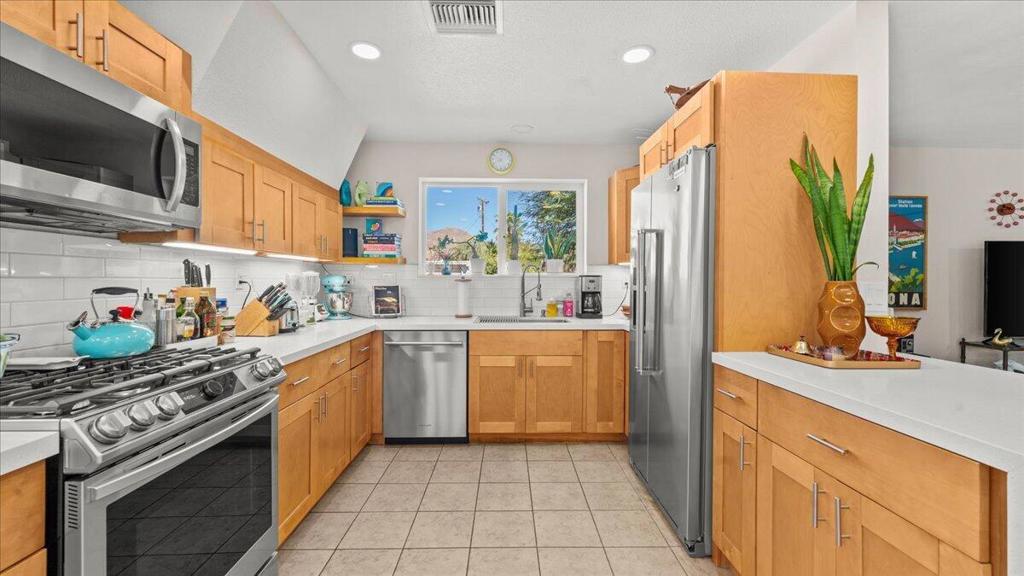 39162 Karen Street Property Photo 12