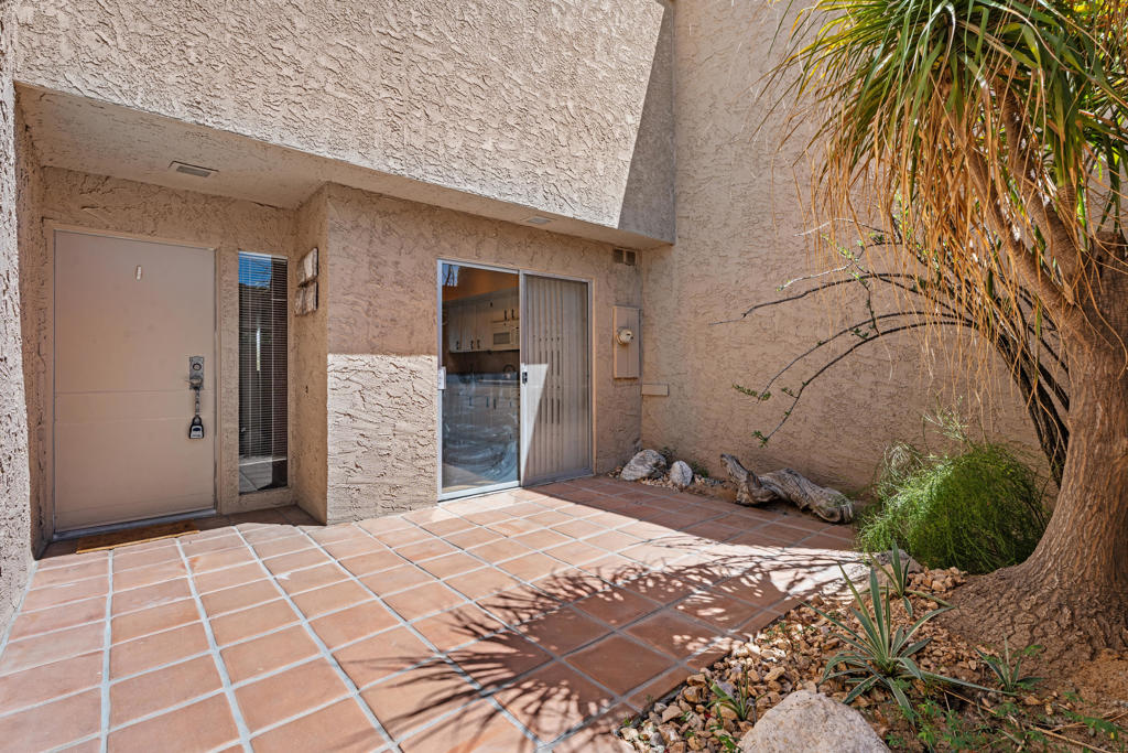 48882 Quercus Lane Property Photo 4