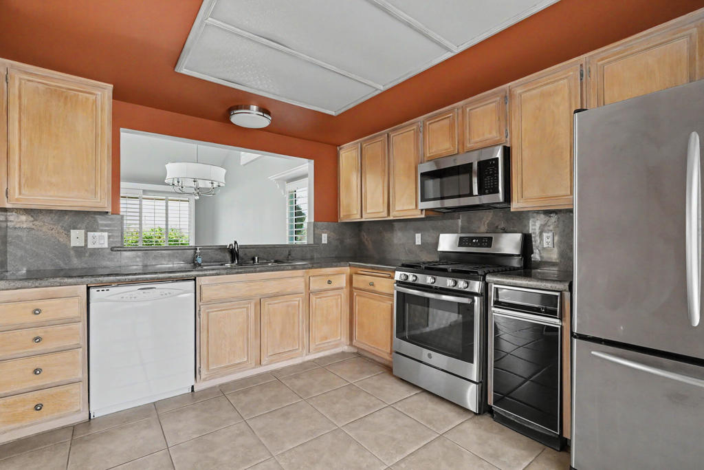 36075 Paseo Circulo W Property Photo 8