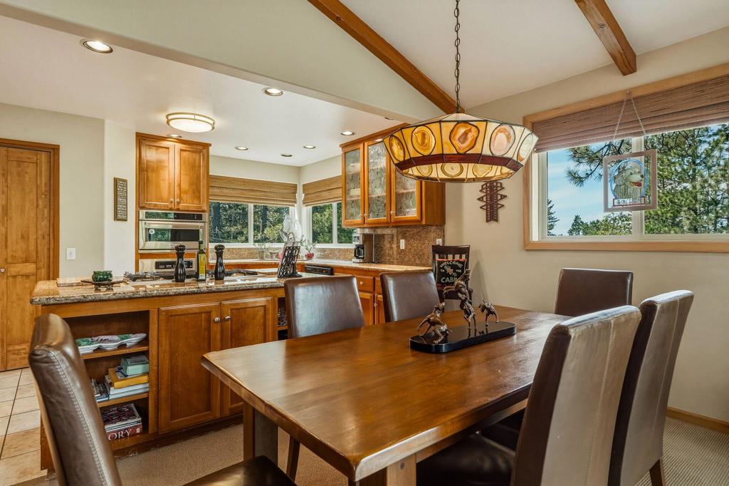 55370 Silver Tip Lane Property Photo 17
