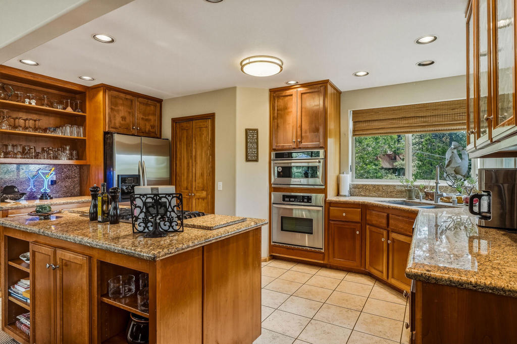 55370 Silver Tip Lane Property Photo 19