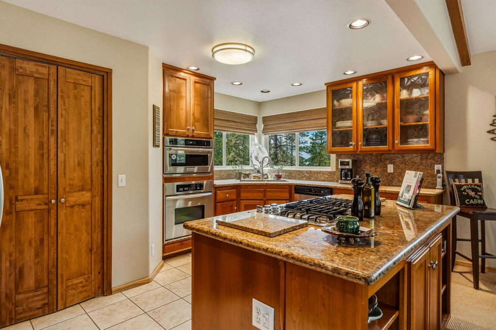 55370 Silver Tip Lane Property Photo 23
