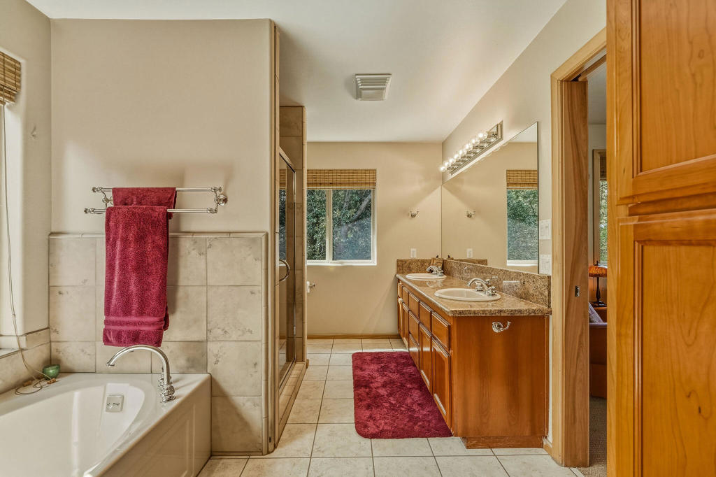 55370 Silver Tip Lane Property Photo 43