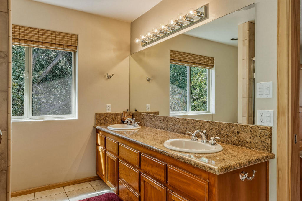 55370 Silver Tip Lane Property Photo 44