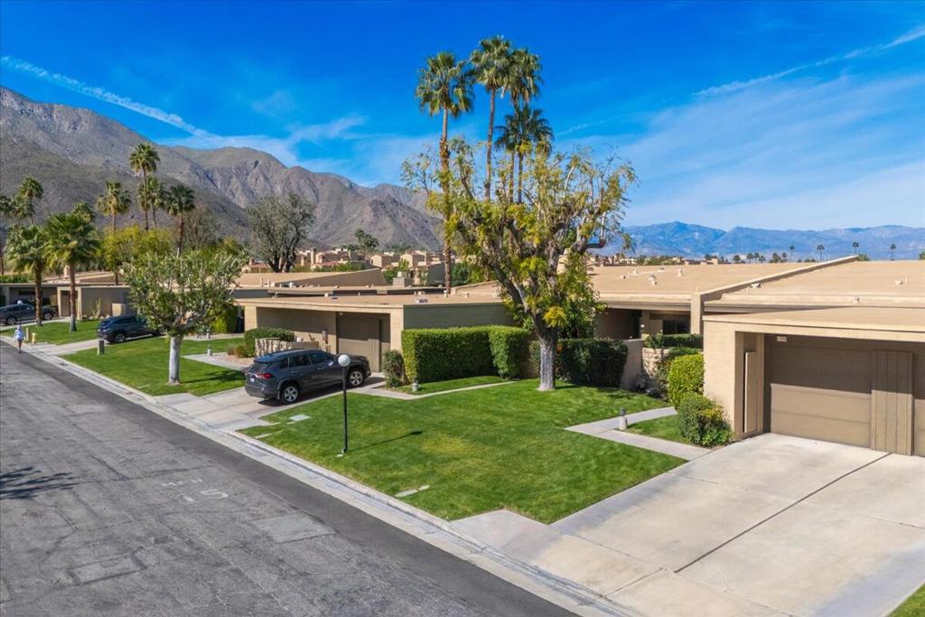 1254 Tiffany Circle N Property Photo 12