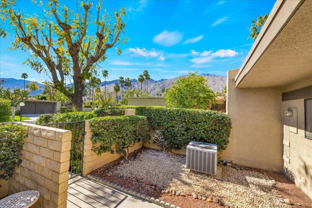 1254 Tiffany Circle N Property Photo 13