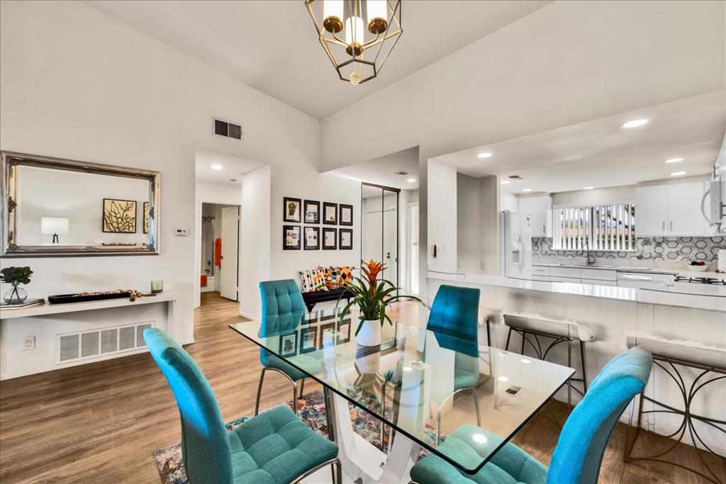 1254 Tiffany Circle N Property Photo 17