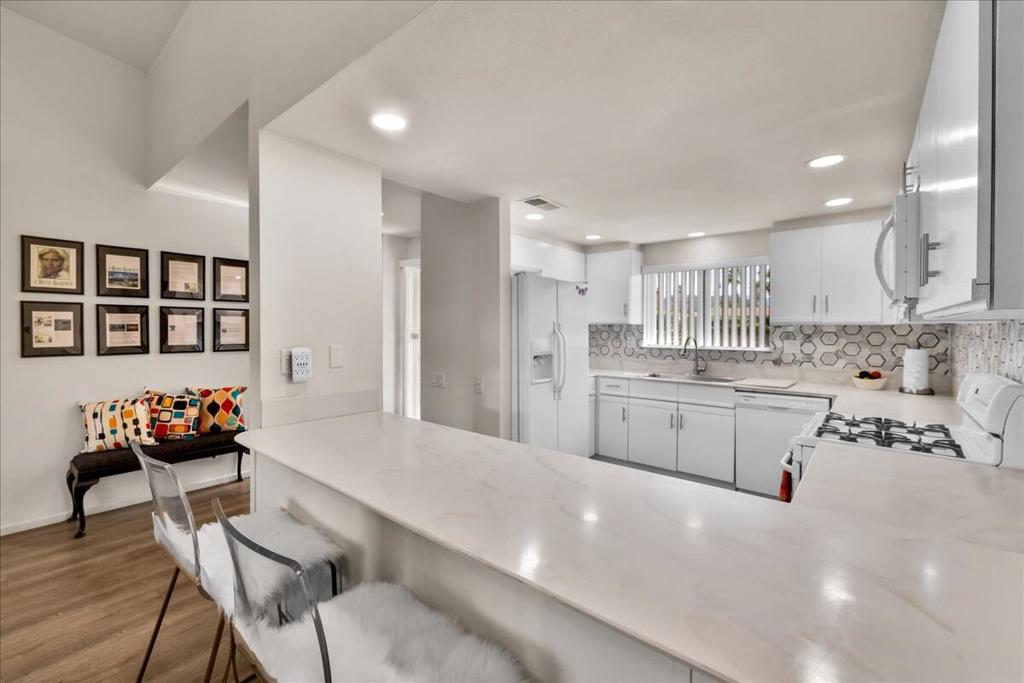 1254 Tiffany Circle N Property Photo 18