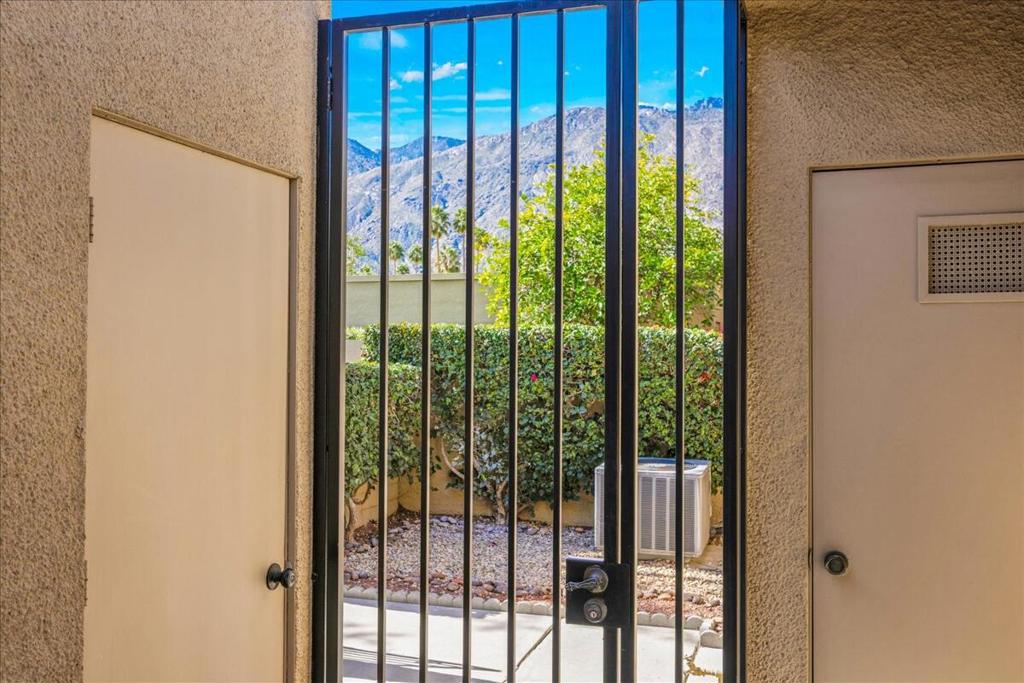 1254 Tiffany Circle N Property Photo 25