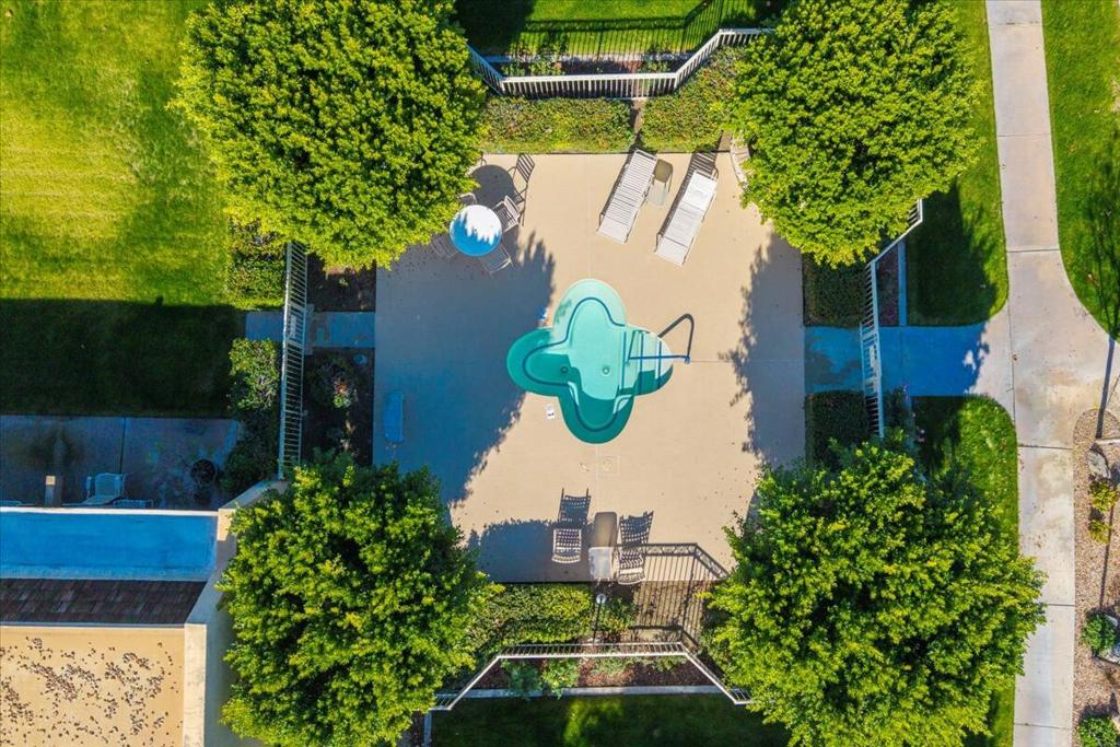 1254 Tiffany Circle N Property Photo 39