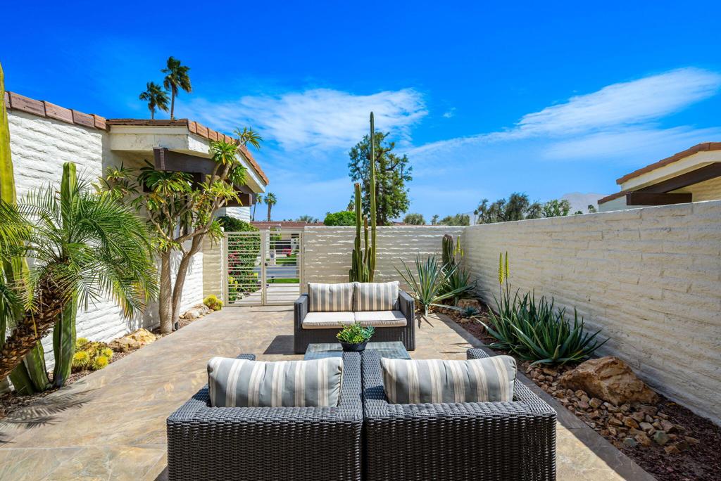 44837 Oro Grande Circle Property Photo 2