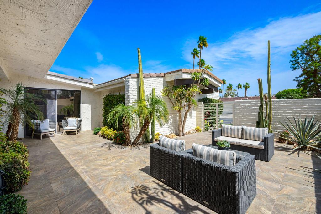 44837 Oro Grande Circle Property Photo 3