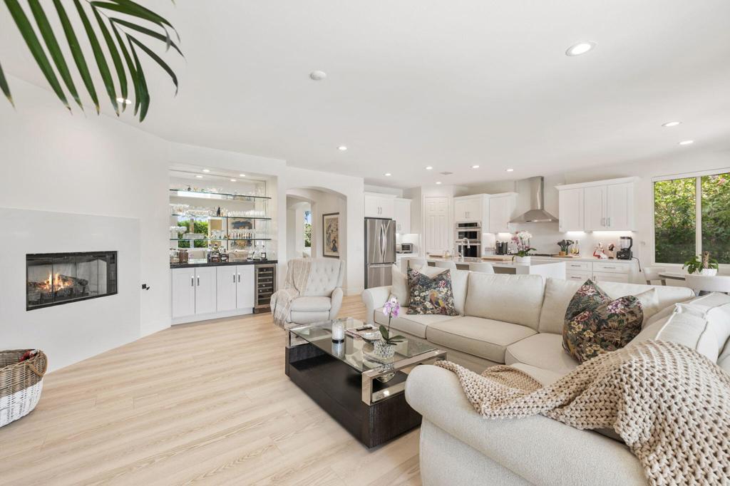 206 Via Firenza Property Photo 3