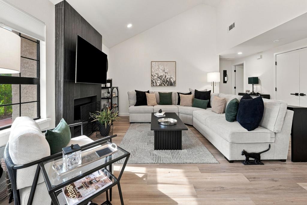 126 Avellino Circle Property Photo 3