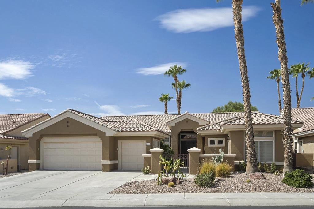 78185 Jalousie Drive Property Photo 1