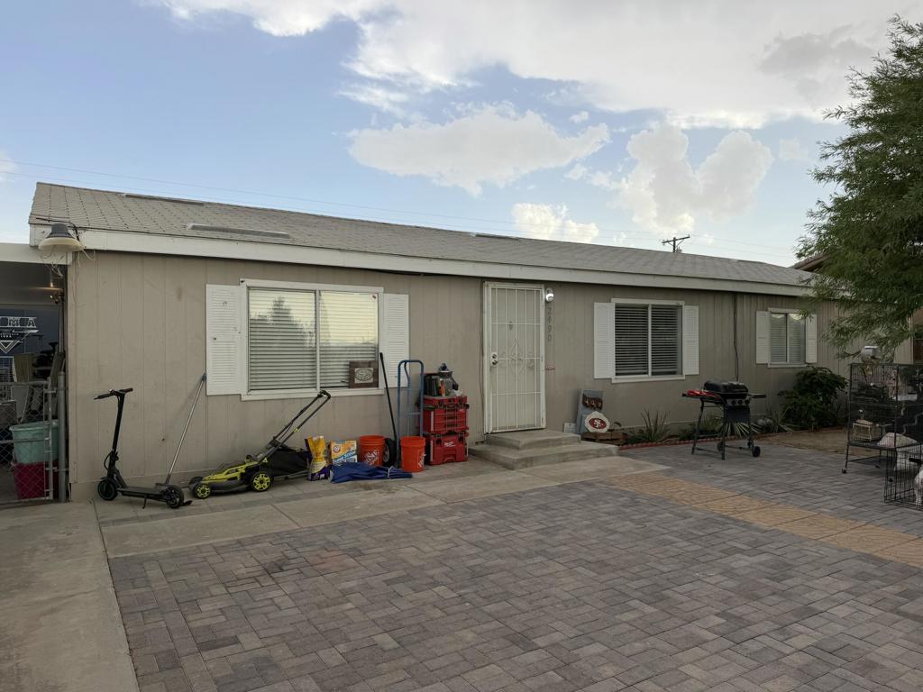 2490 Shore Jewel Avenue Property Photo 1