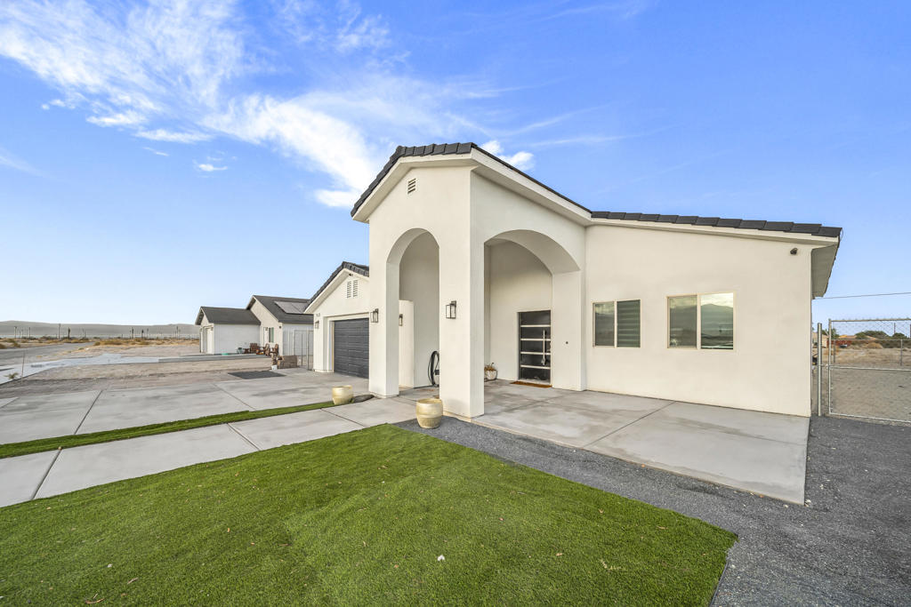 2860 Vista Avenue Property Photo 4