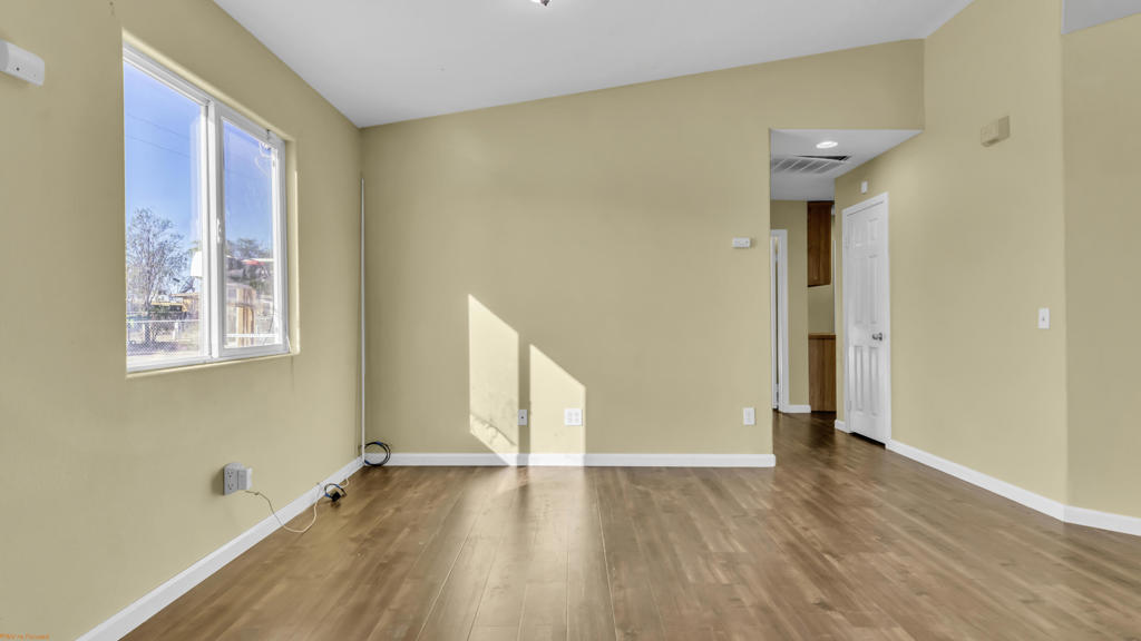 1289 Avalon Avenue Property Photo 6