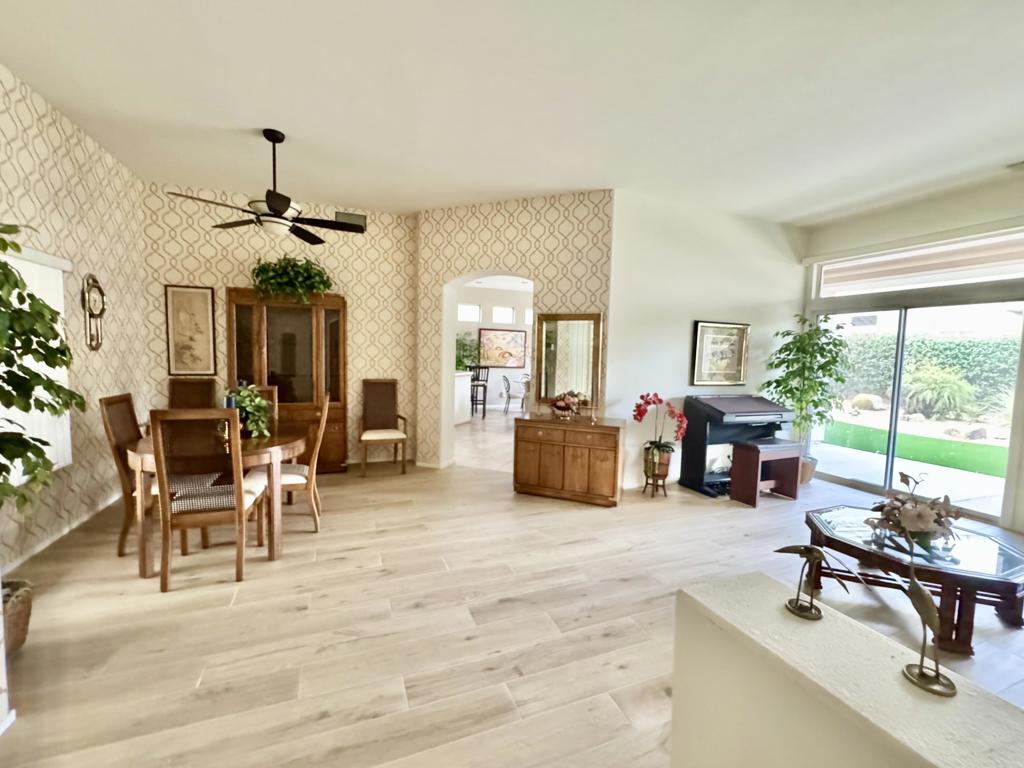 38517 Fallbrook Avenue Property Photo 3