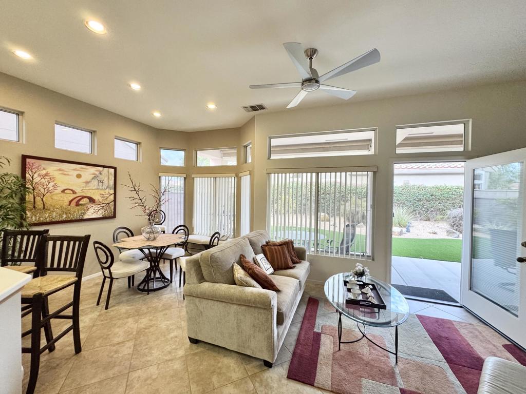 38517 Fallbrook Avenue Property Photo 6