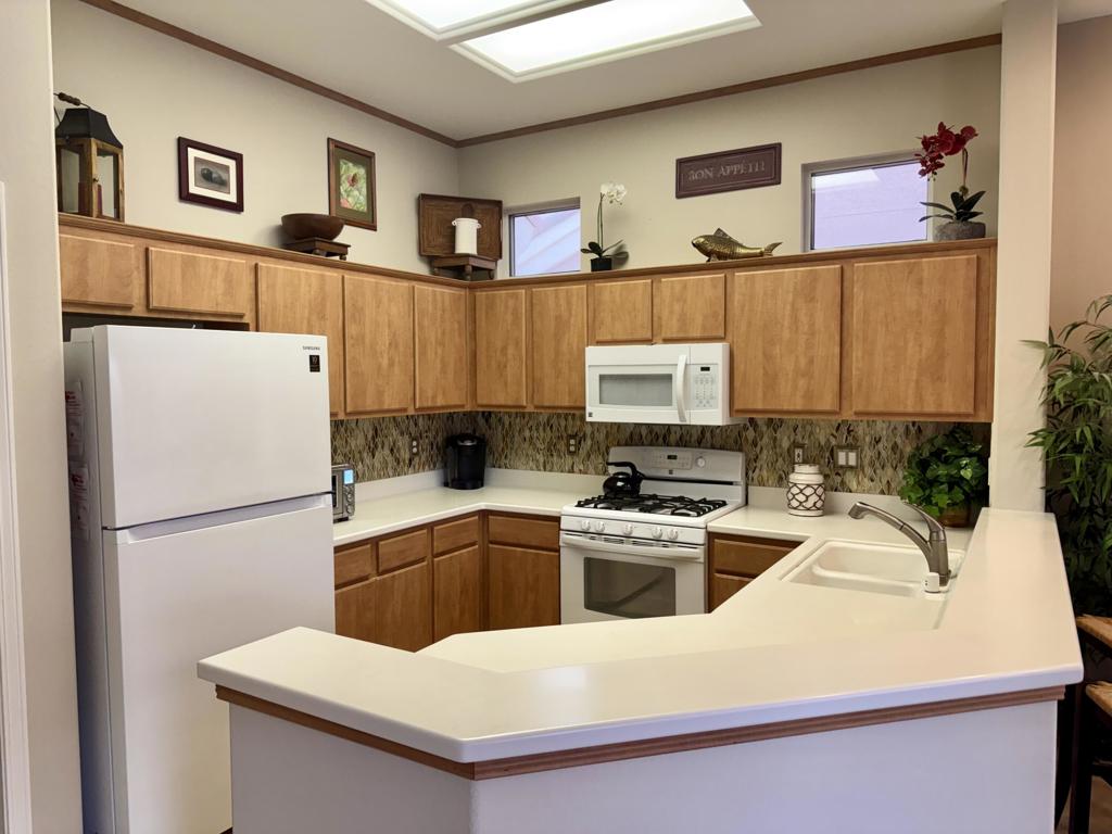 38517 Fallbrook Avenue Property Photo 8