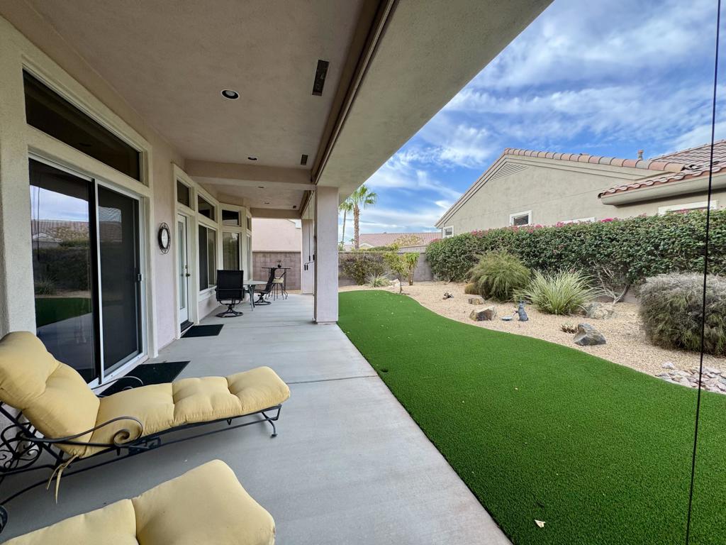 38517 Fallbrook Avenue Property Photo 18