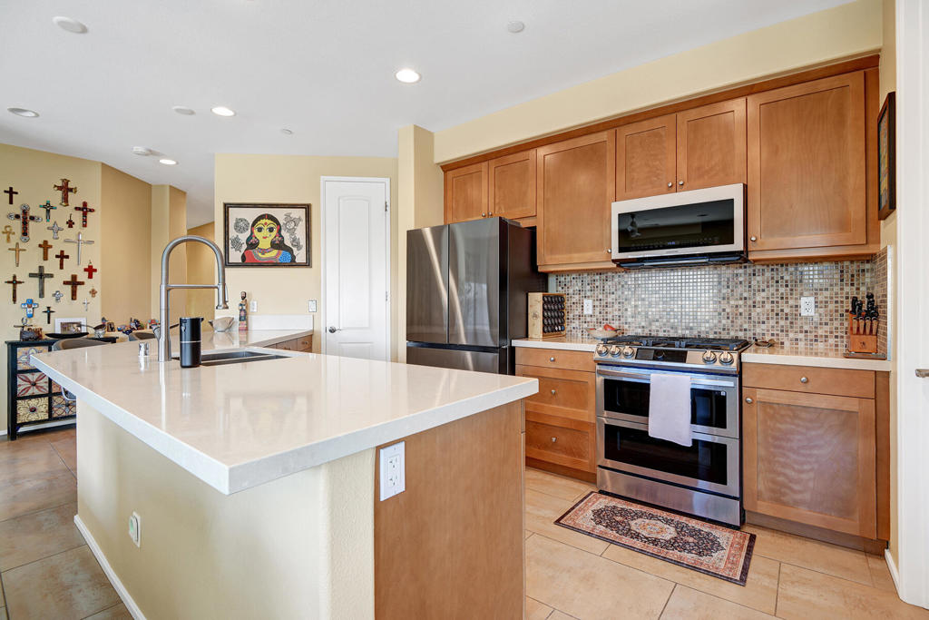 1402 Guzman Lane Property Photo 5