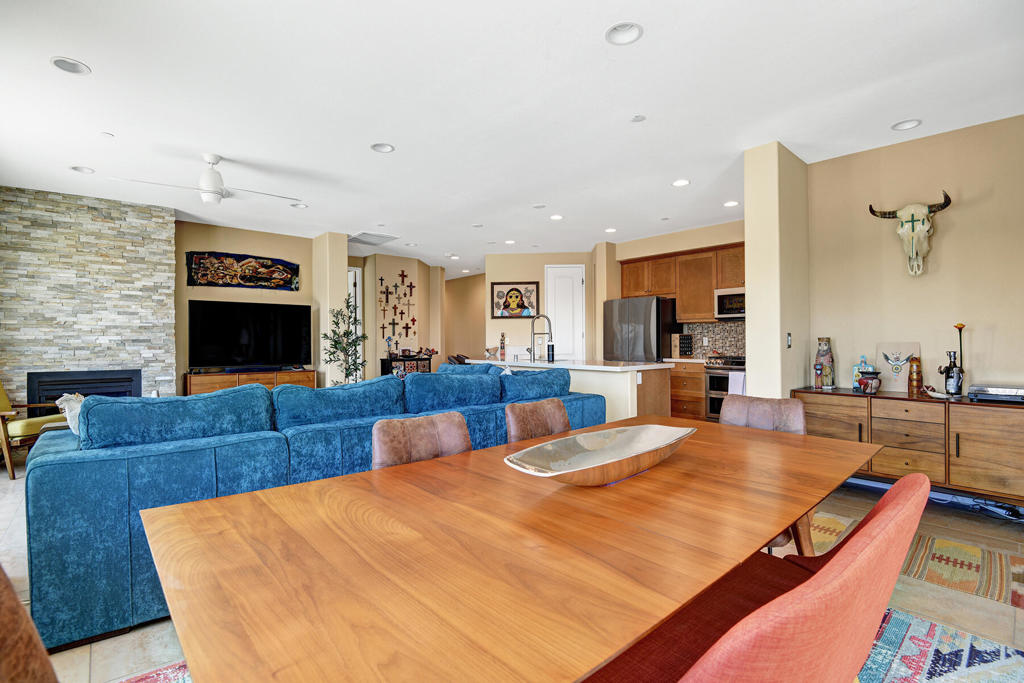 1402 Guzman Lane Property Photo 12