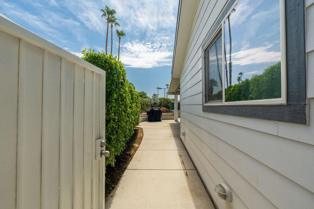73531 Cabazon Peak Drive Property Photo 4