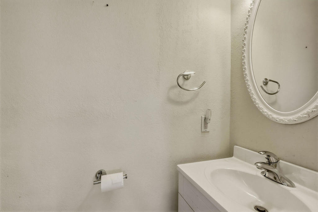 73531 Cabazon Peak Drive Property Photo 13