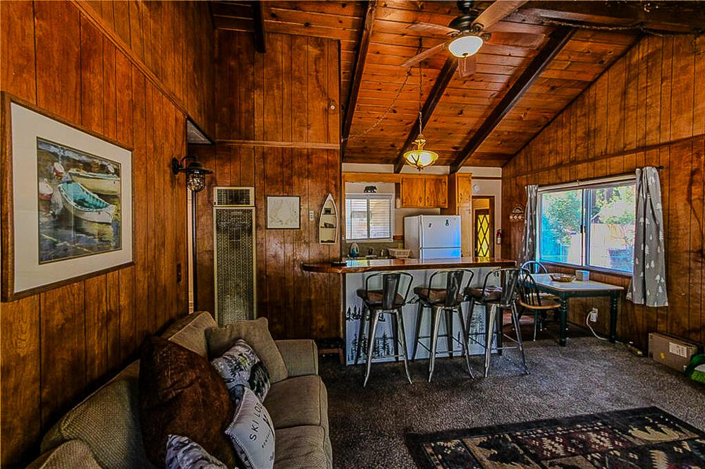 945 Greenway Drive Property Photo 4