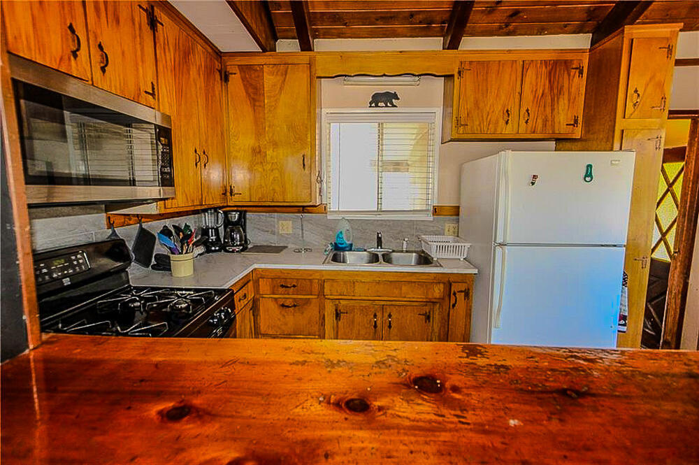 945 Greenway Drive Property Photo 9
