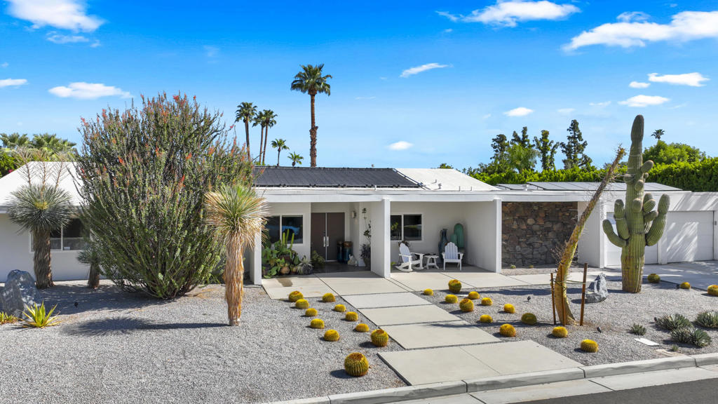 76120 Via Mariposa Property Photo 1
