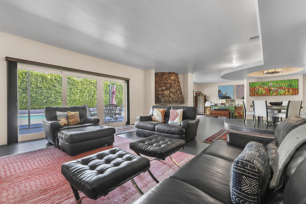 76120 Via Mariposa Property Photo 3