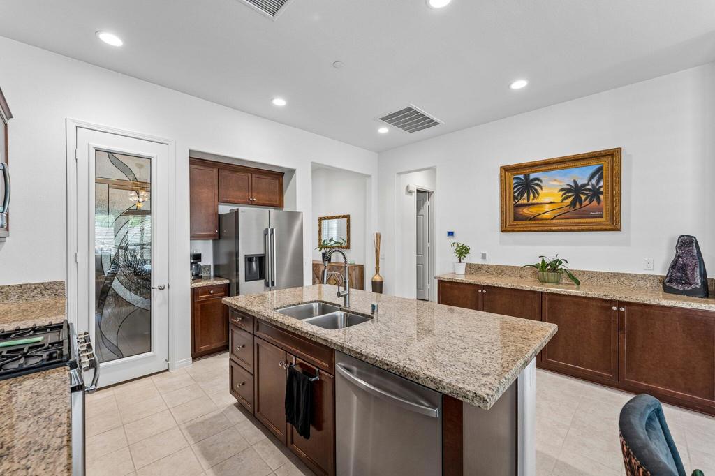 43693 Treviso Drive Property Photo 10
