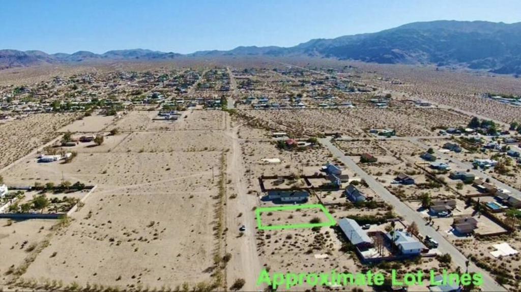 8216 Araby Street Property Photo 1