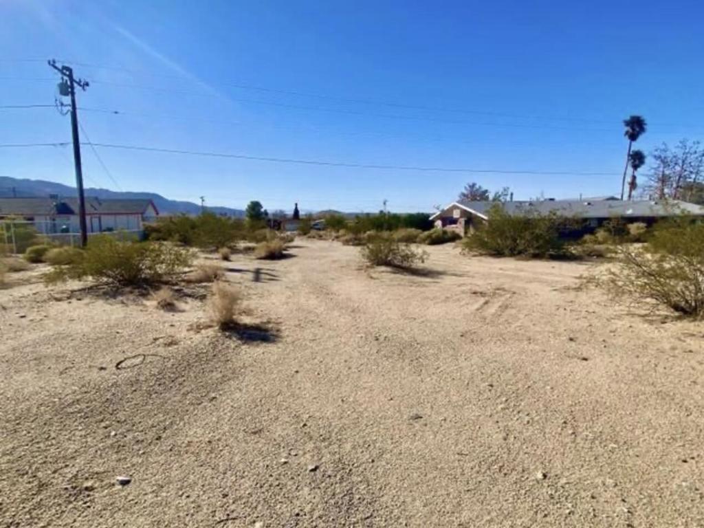 8216 Araby Street Property Photo 7