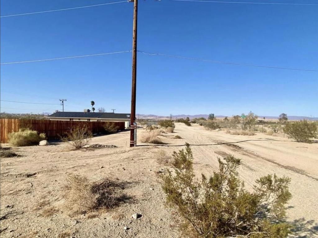 8219 Araby Avenue Property Photo 8