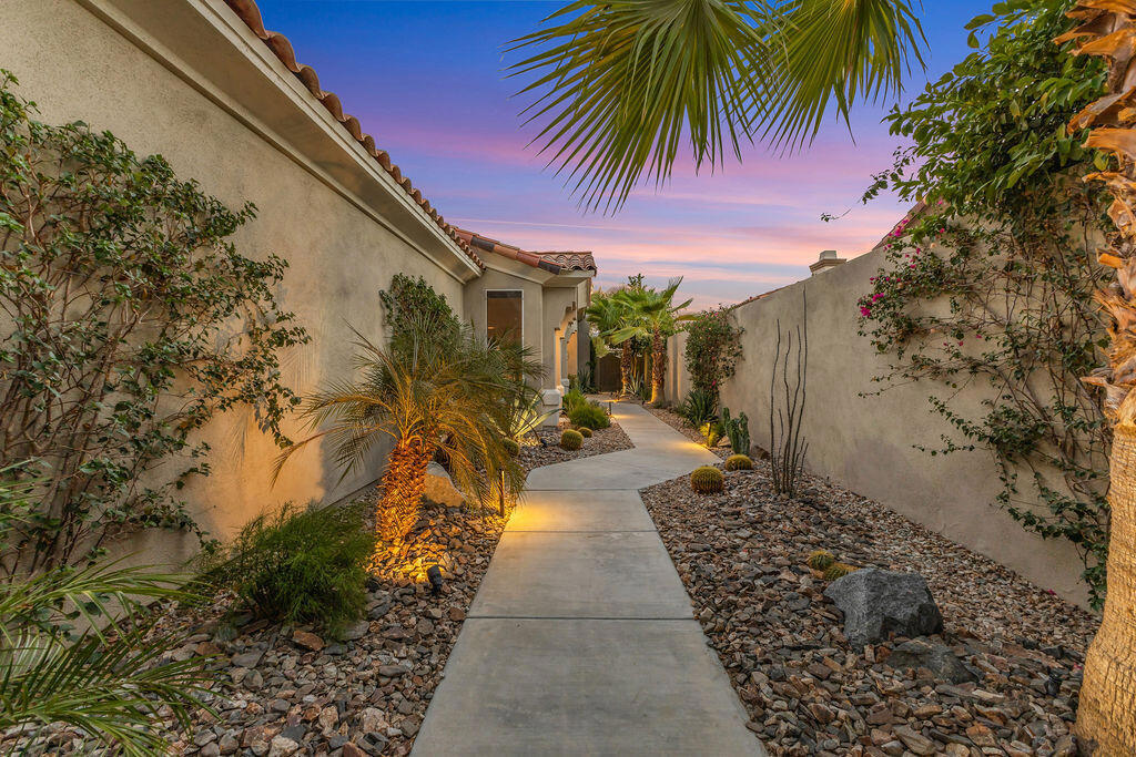 745 Box Canyon Trail Property Photo 3