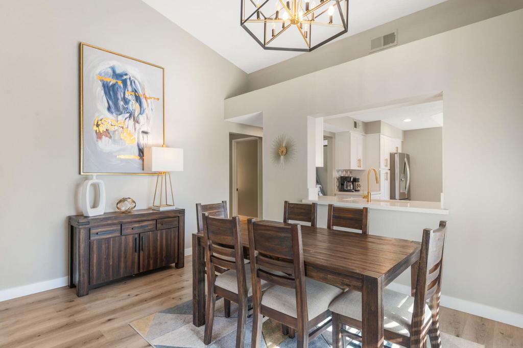 704 Vista Lago N Property Photo 8