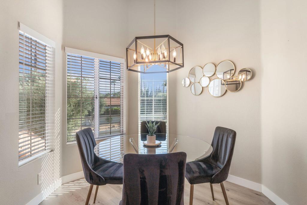 704 Vista Lago N Property Photo 11