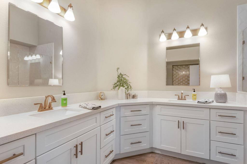704 Vista Lago N Property Photo 16