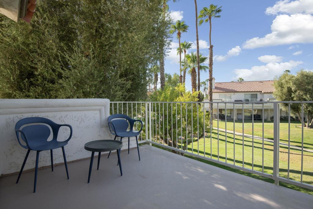 704 Vista Lago N Property Photo 22