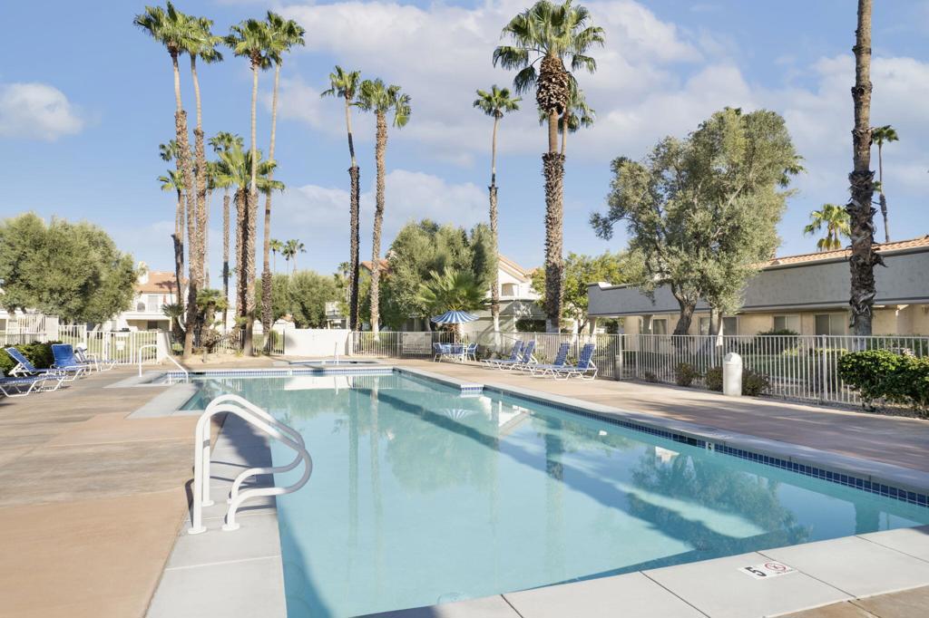 704 Vista Lago N Property Photo 30
