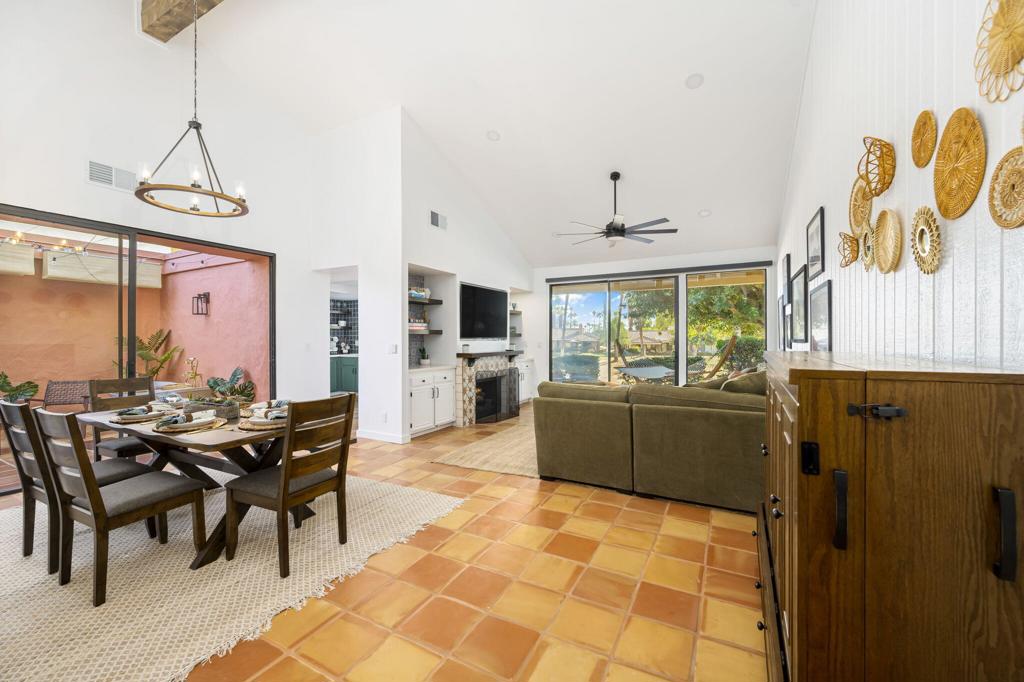 298 San Vicente Property Photo 2